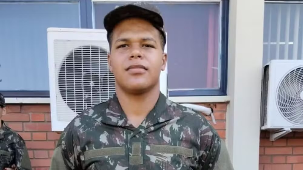 Soldado de 19 anos morre após passar mal durante treino físico do Exército no Paraná  